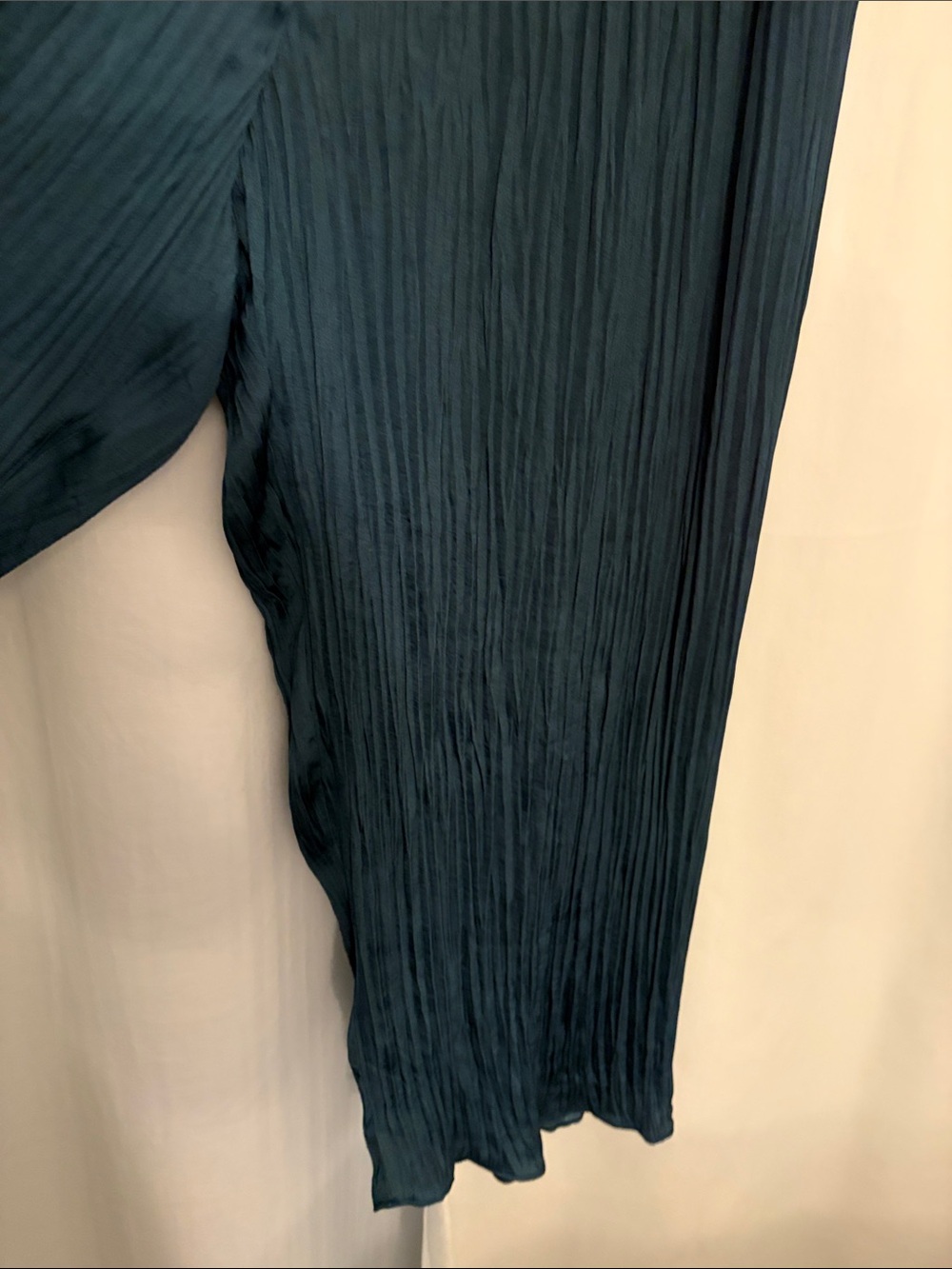 NWT Banana Republic Factory Teal Petite V-Neck Pleated Satiny Romper, MP - Picture 6 of 11
